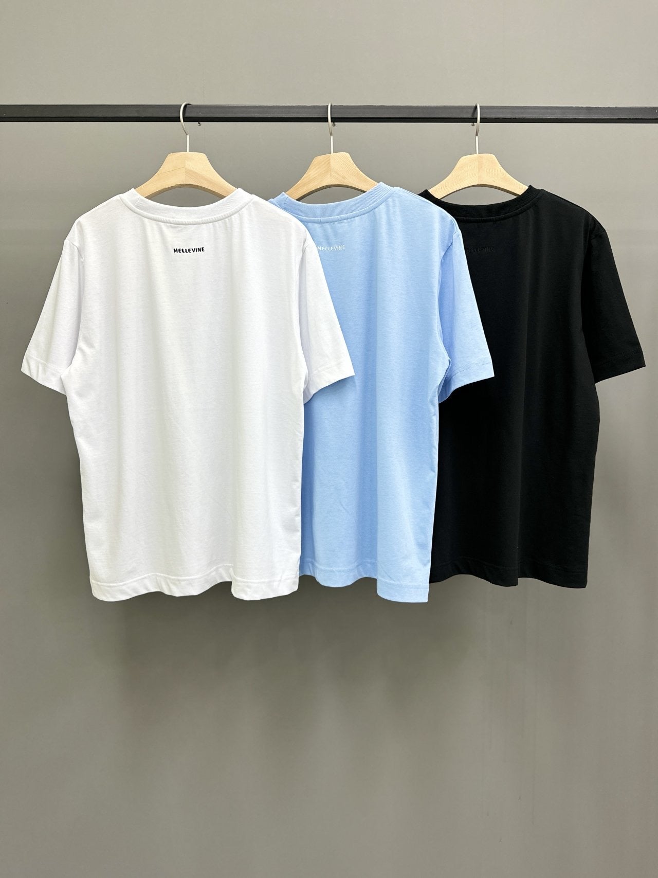 멜 자수 반팔티 (Mel Embroidered T-Shirt)