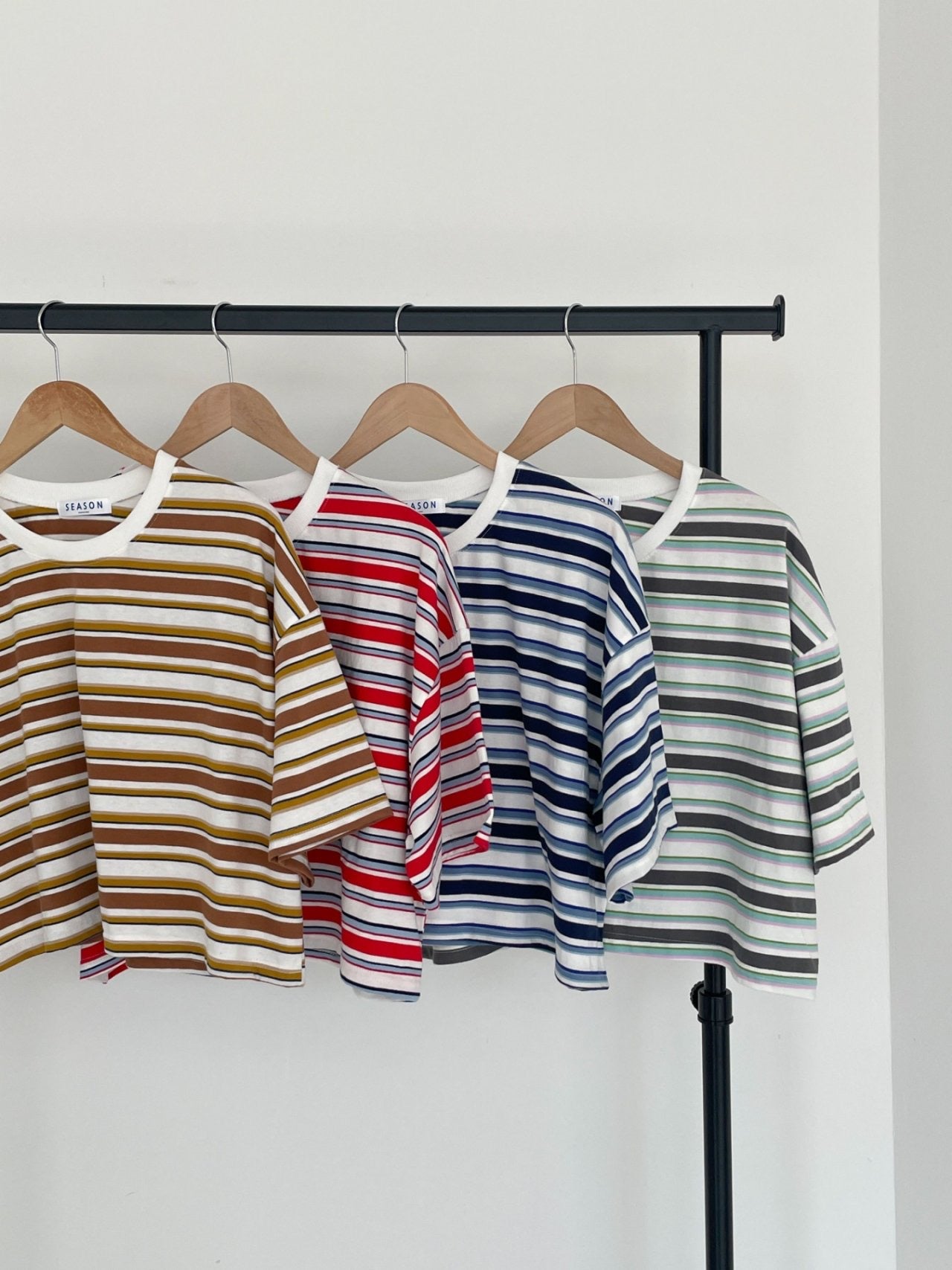 럭기 크롭 단가라티 (Lucky Crop Stripe Tee)