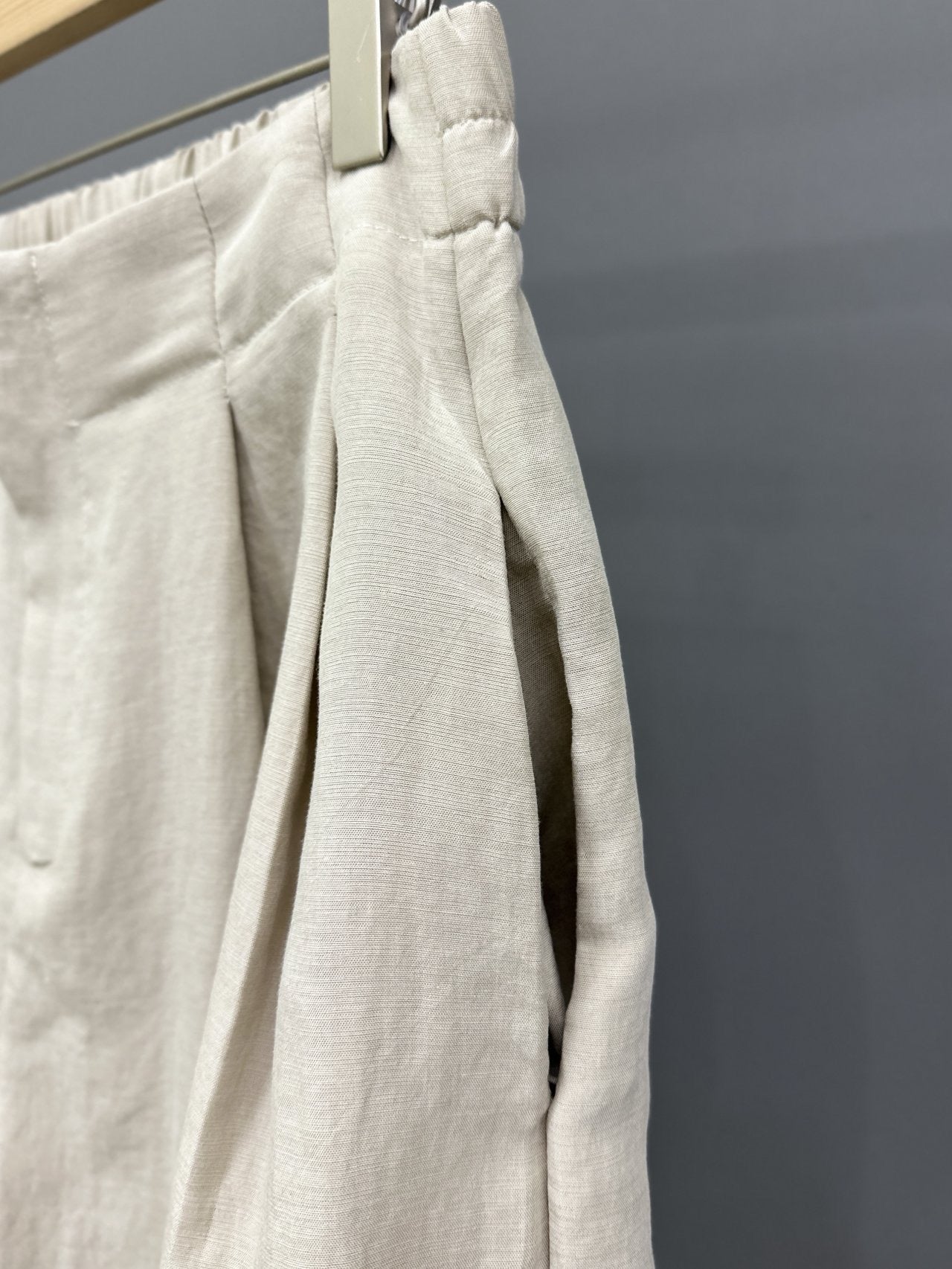 러스트 핀턱 반바지 (Rust Pintuck Shorts)