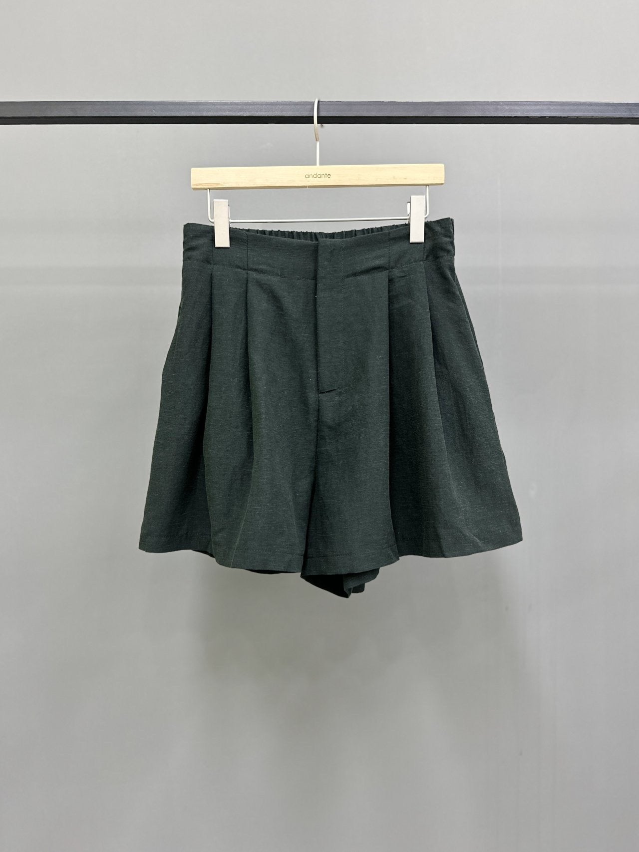 러스트 핀턱 반바지 (Rust Pintuck Shorts)