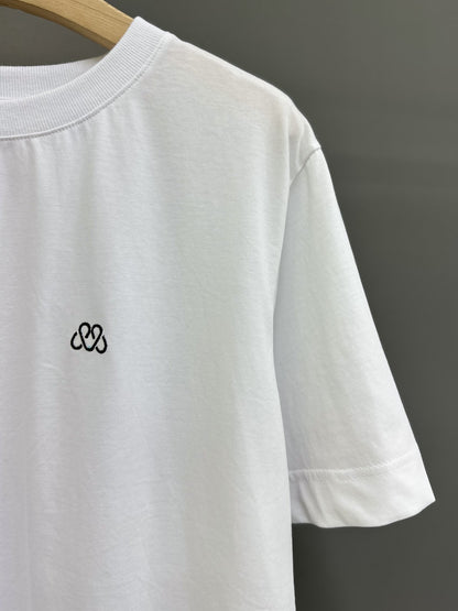 멜 자수 반팔티 (Mel Embroidered T-Shirt)